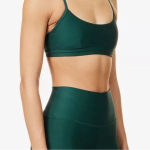 ALO yoga airlift intrigue bra midnight green